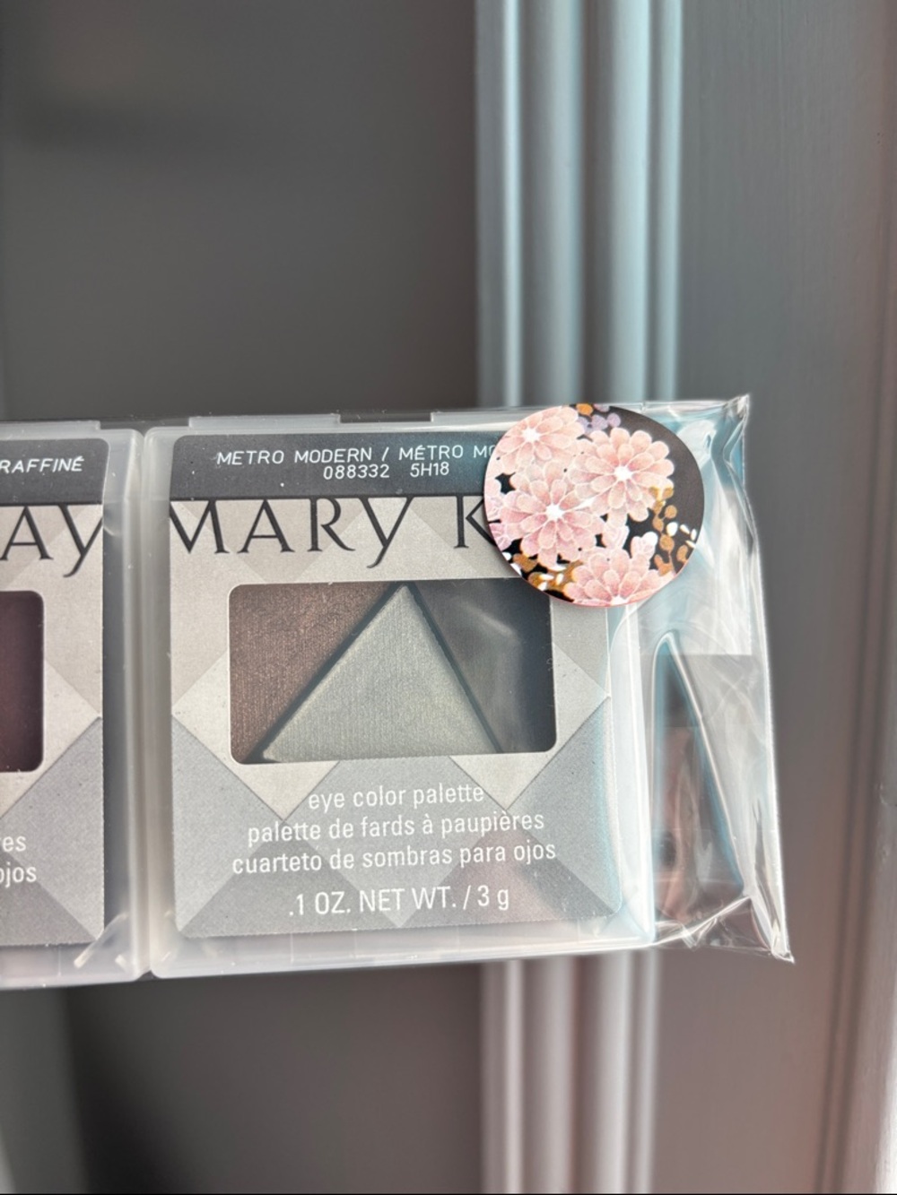 Mary Kay Eyeshadow Set #2 - Picture 4 of 4
